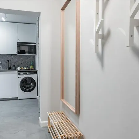 Homestay Whizzy - Cozy And Peaceful Place, 12 Minutes From Old Town & Seaside Gdansk