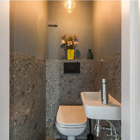 Whizzy - Cozy And Peaceful Place, 12 Minutes From Old Town & Seaside *